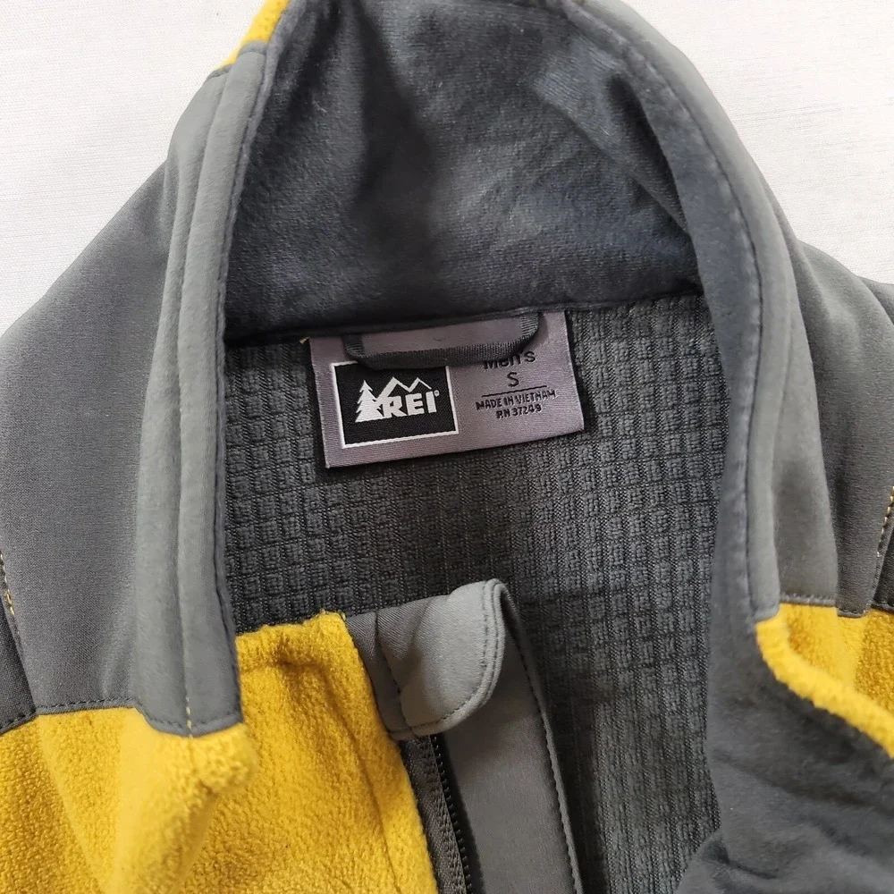 REI Fleece Vest Mens Small Yellow Gold Coop Hike Base Layer Full Zip‎